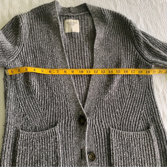 Abercrombie & Fitch Cable Knit Button Up Cardigan - Picture 4 of 8